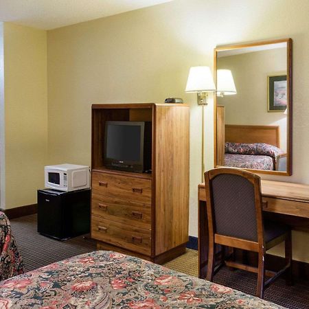 Rodeway Inn Greenwood Eksteriør billede
