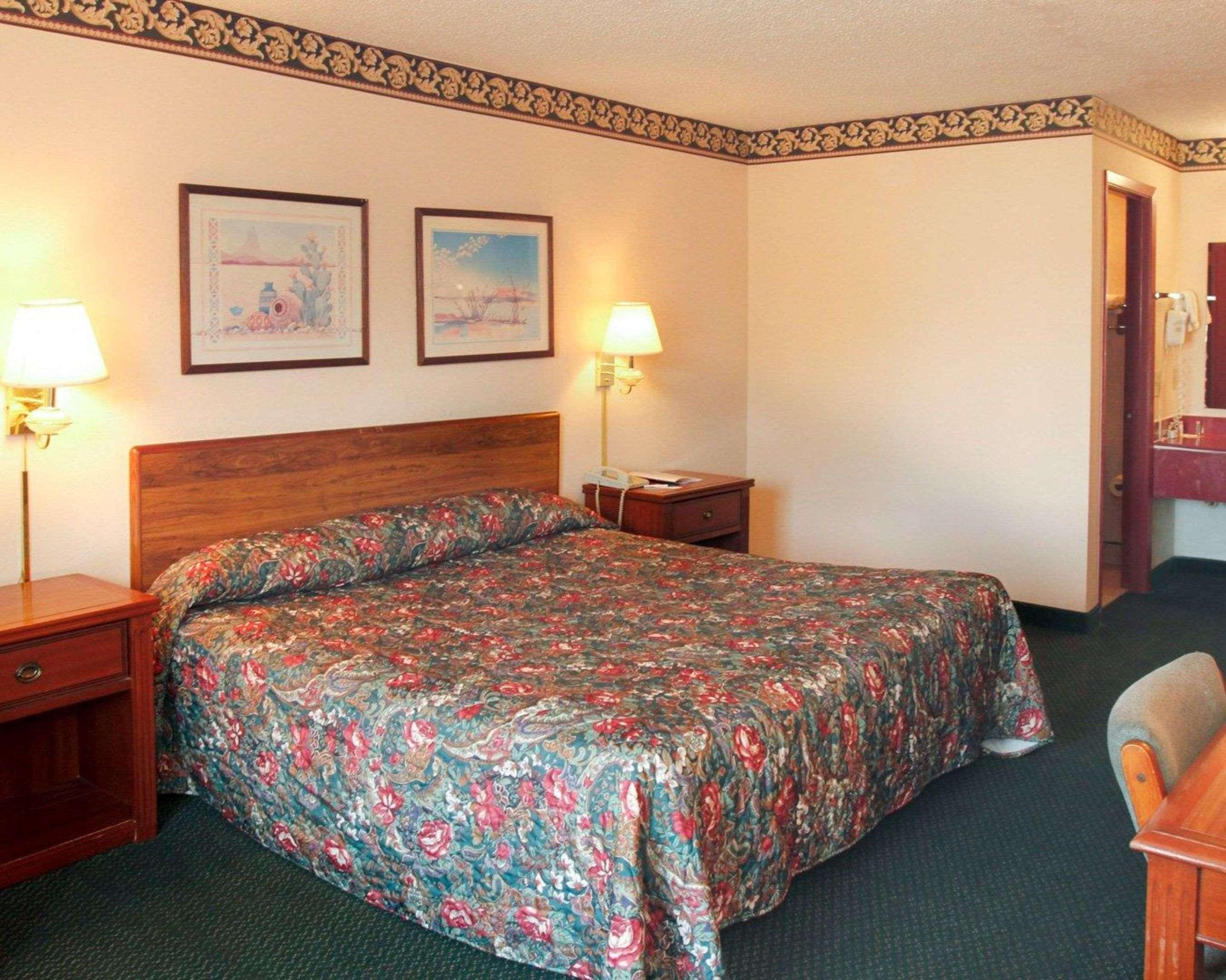 Rodeway Inn Greenwood Værelse billede