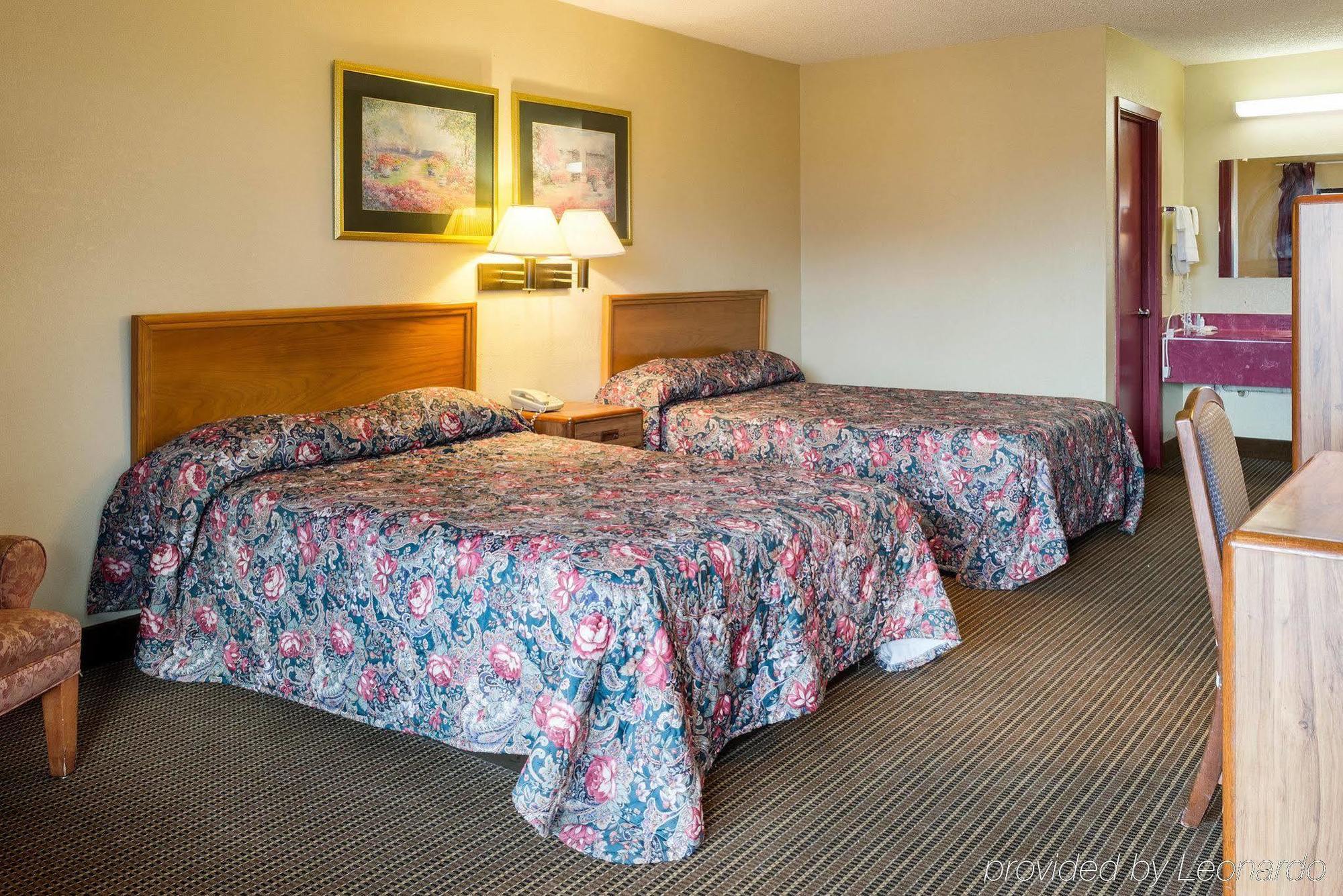 Rodeway Inn Greenwood Eksteriør billede