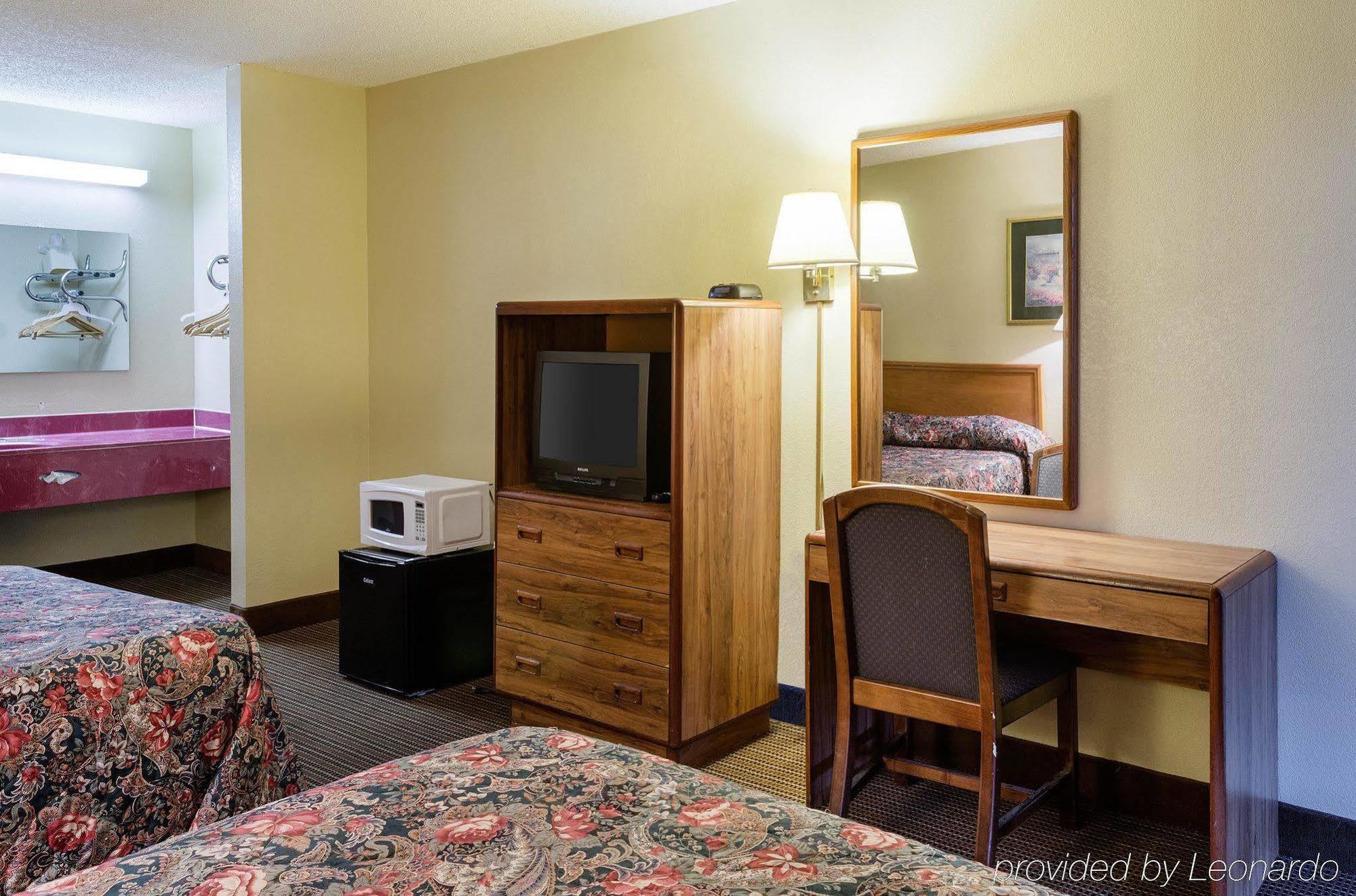 Rodeway Inn Greenwood Eksteriør billede